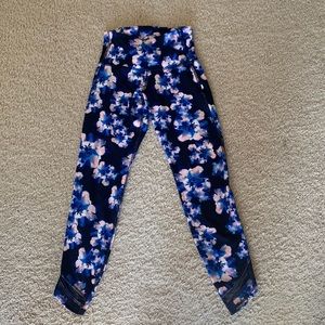 NWOT Old Navy Floral Leggings
